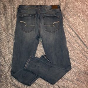 10 short light wash AE jeans
